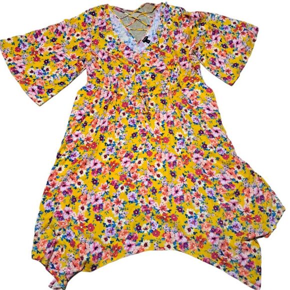 Torrid Women's Yellow Floral Handkerchief Hem Dress Short Sleeves Plus Sz 2X - Picture 3 of 9